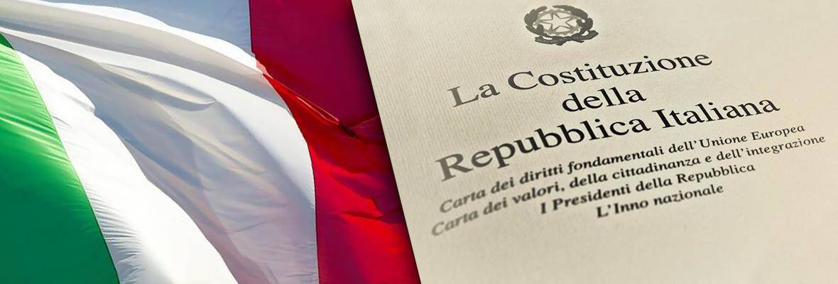 Bandiera del Tricolore Italiano e La Costituzione della Repubblica Italiana