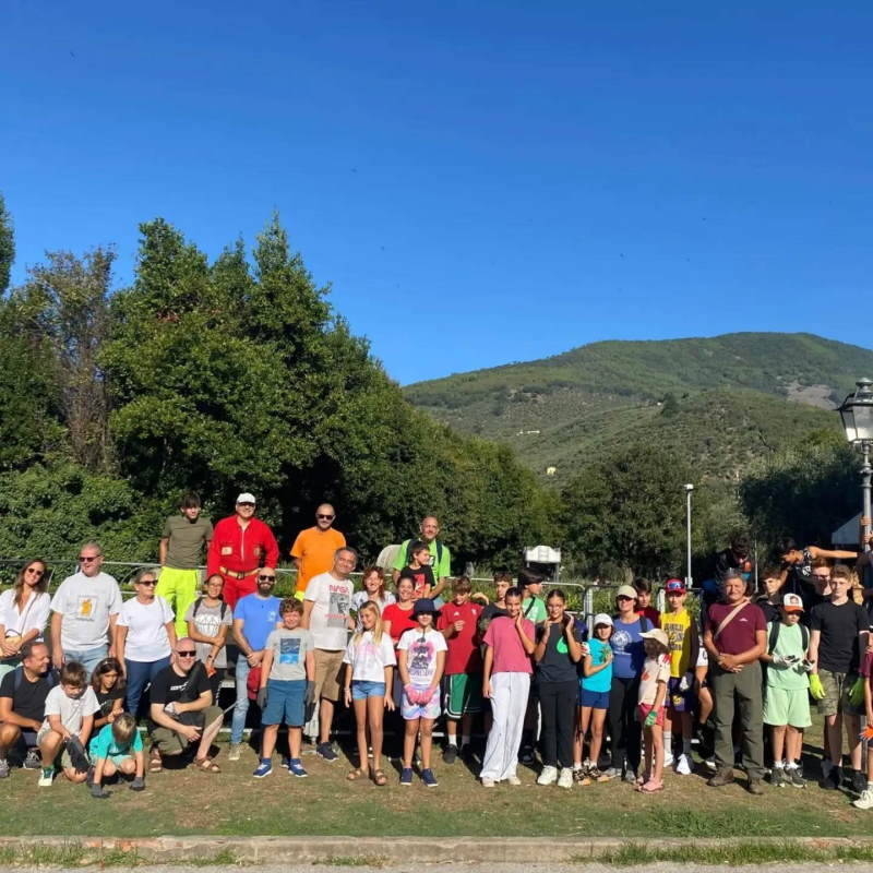 foto di gruppo in piazza Garibaldi